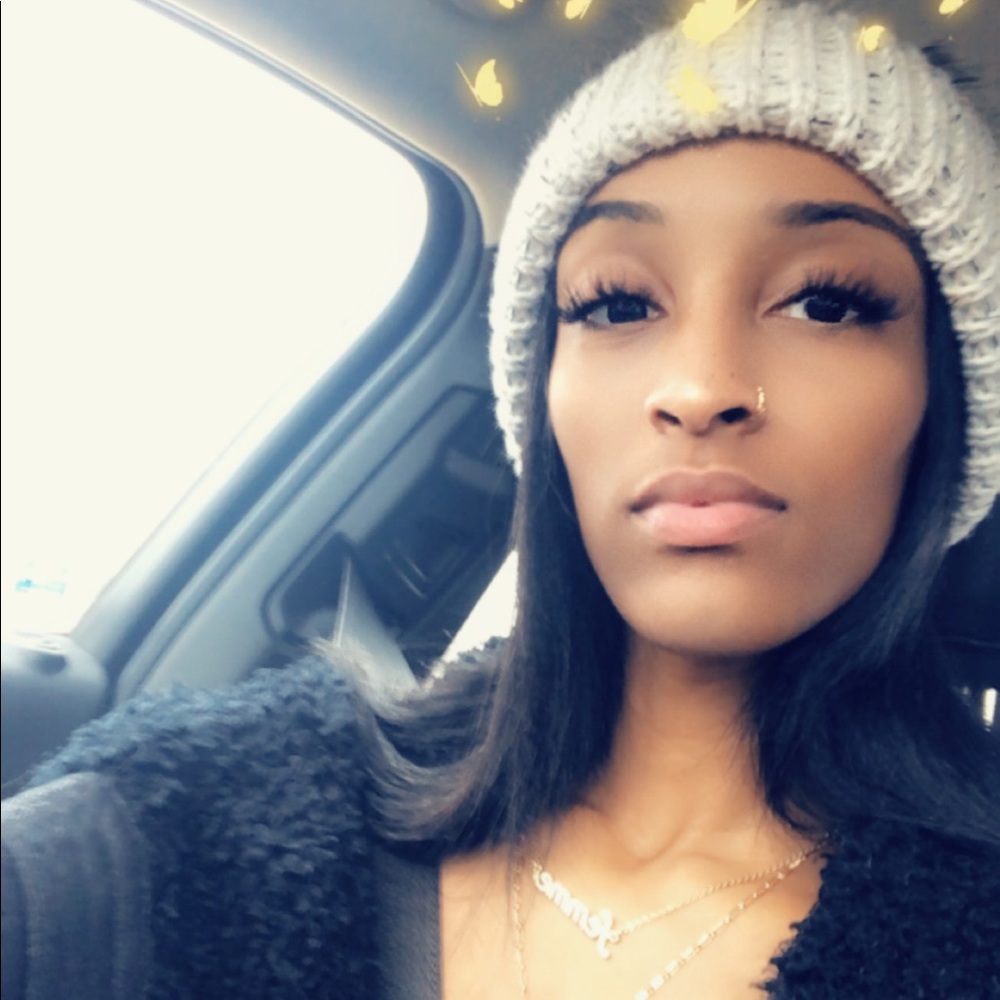 Meet your Posher, Melia